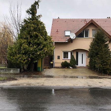 Vml Premium Apartman Mosonmagyarovar Exterior photo